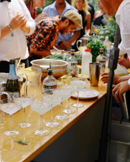 Margaritas anyone?

@jujubyronbar working alongside of us..

100% organic agave, freshly squeezed lime, all natural 

#licensedrovingbar
#mobilebyronbar